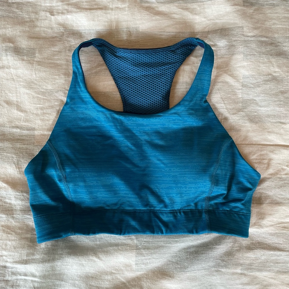 Outdoor Voices Apex sports bra, size M, color gulf